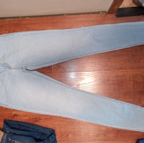 Old navy skinny jeans - Picture 2 of 4